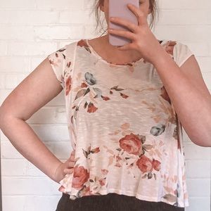 Sadie&Sage flowy floral shirt with eyelet cutout on the back.